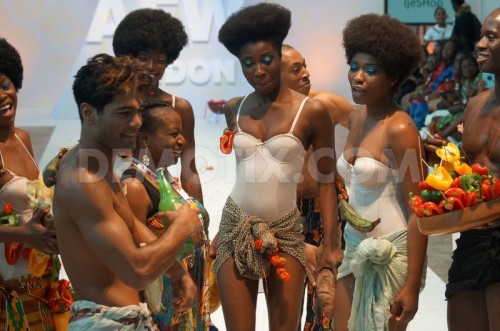 1407550233-nigerian-beach-party-erupts-on-afwl-2014s-runway_5479292